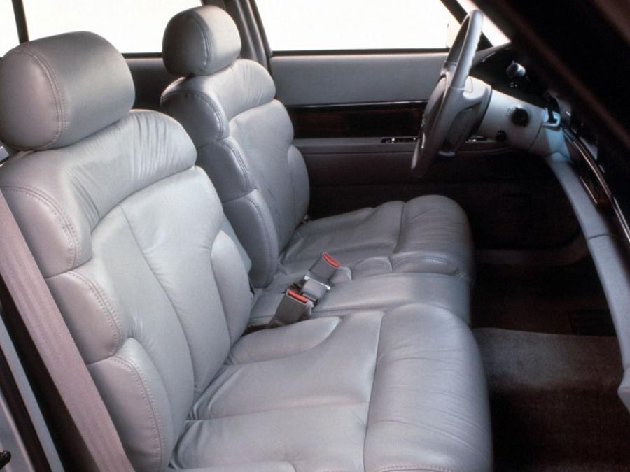 Интерьер Buick LeSabre 1996 года  (фото 3 из 12)